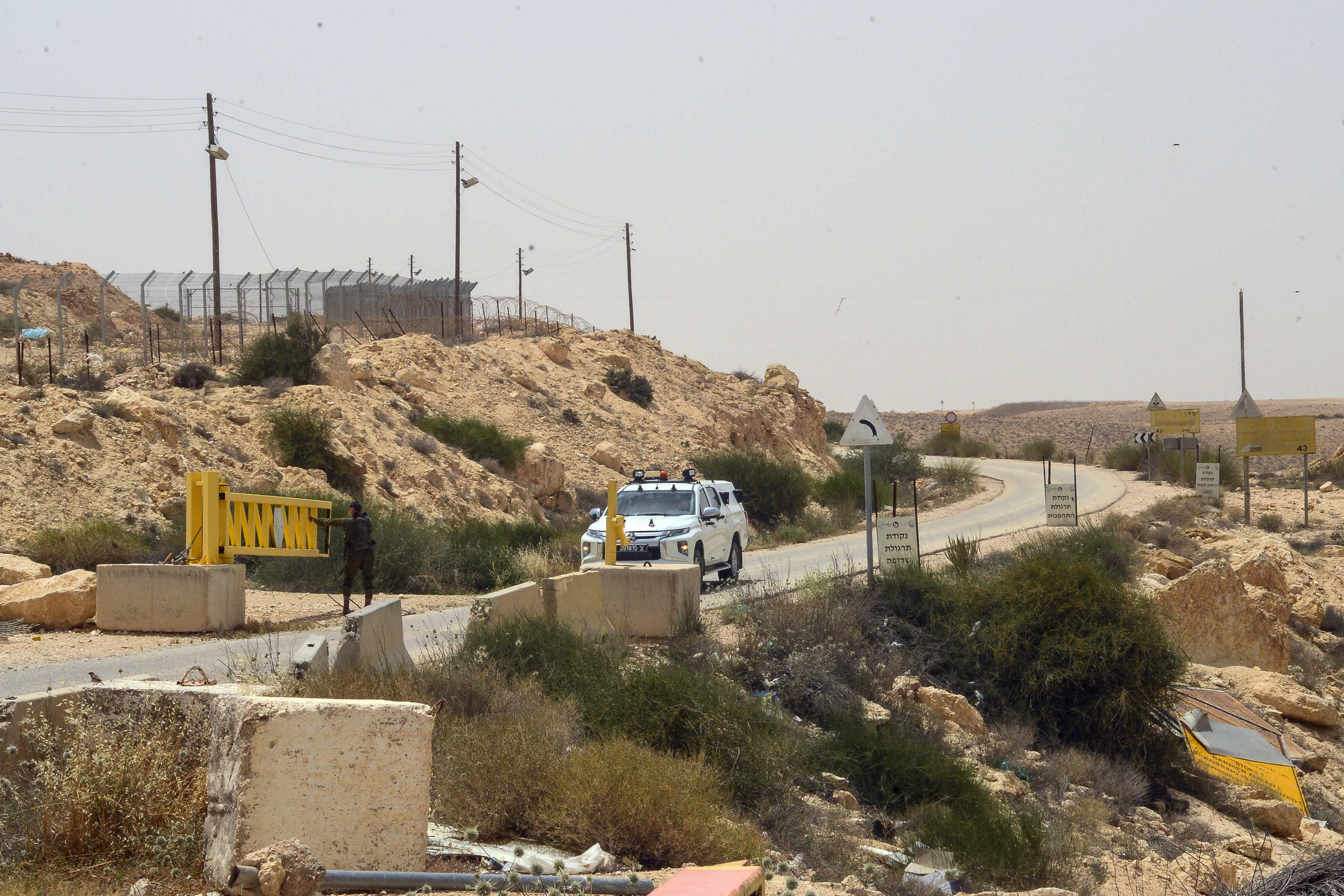 עמדת צה"ל בגבול מצרים, סמוך להר חריף 03.06.23