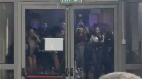 מתיחות בנתניה: עימותים פרצו בין סטודנטים ערבים למתפללים יהודים