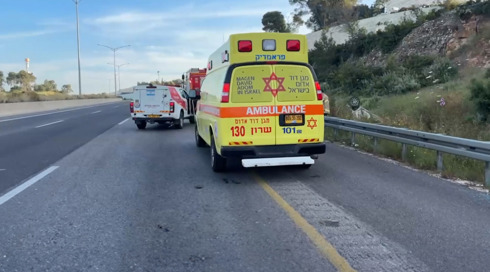 עובד קבלן ושוטר נהרגו בתאונת דרכים - במשטרה מפנים אצבע למפגינים