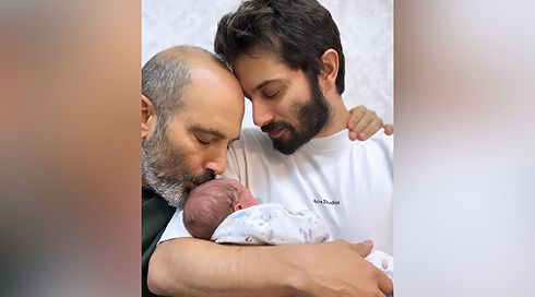 אחרי שריגש חיילים ומפונים: בת נולדה לרן דנקר בהליך פונדקאות