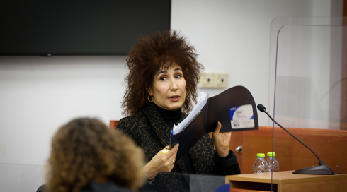 הבכירה בשוק התקשורת, העדות במשפט נתניהו - והציוצים