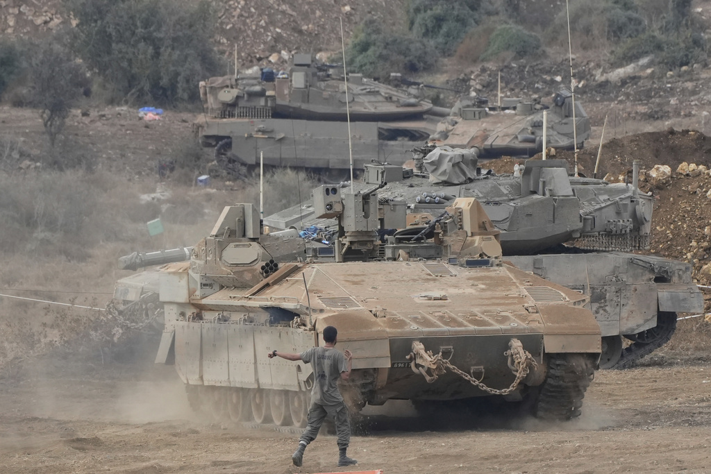 טנקים ישראליים בגבול לבנון
