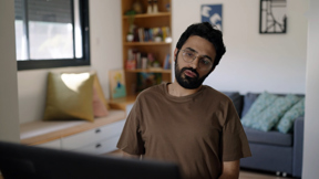 תם אהרון – "זום"