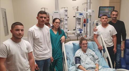 המפגש המרגש בין המורה שהתמוטטה לתלמידים: "הצלתם אותה כשעמדה למות"