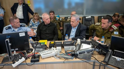 חלק משרי הקבינט לא תמכו בתקיפה בתימן