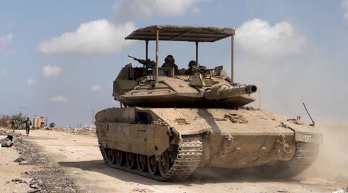 המחאה מתרחבת: יוצאי גופי ביטחון תומכים במכתב הטייסים