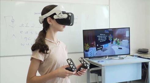 משקפי VR ובינה מלאכותית: הטכנולוגיה שמנסה להתגבר על המחסור במורים