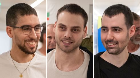 ההפתעות שחיכו לשבים: פסנתר חשמלי לאלון, גיטרה לאביתר