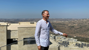 איש העסקים הפלסטיני-אמריקני בשאר מסרי