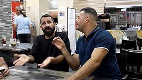 "אין לי אמון בממסד": האם אפשר לשכנע את האזרח הערבי להצביע בבחירות? | הקול הערבי - פרק 1