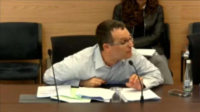 משלם את המחיר: האיש שמתמודד עם הבטחות הפוליטיקאים