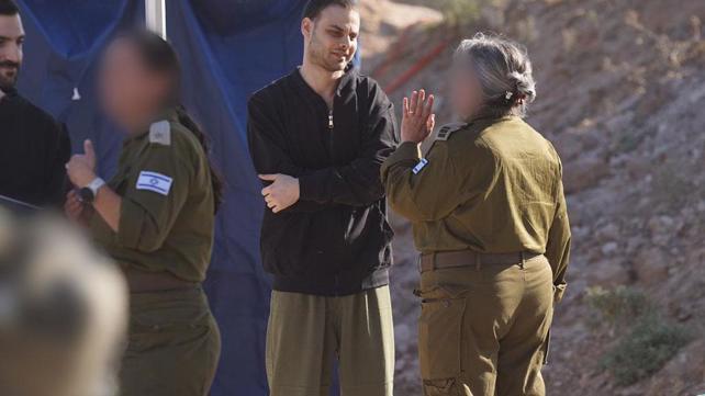 אלון אהל בתמונות ראשונות לאחר שחרורו