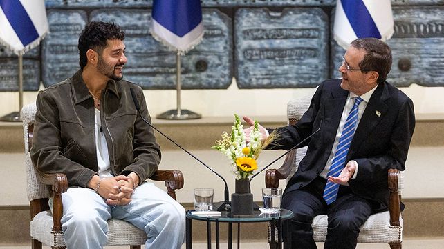 הנשיא יצחק הרצוג עם נועם בתן בבית הנשיא בירושלים, היום
