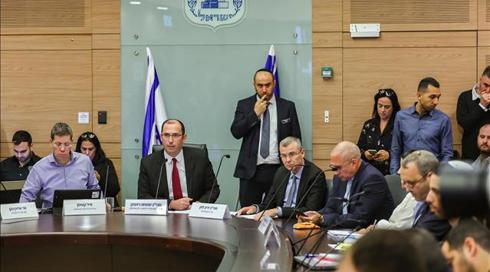 גורם בממשלה: מוכנים לפשרה - ללא עצירת חקיקה
