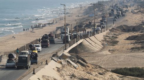כדי להרתיע את צה"ל מהתמרון הקרקעי: חמאס הוציא חטופים מעל הקרקע
