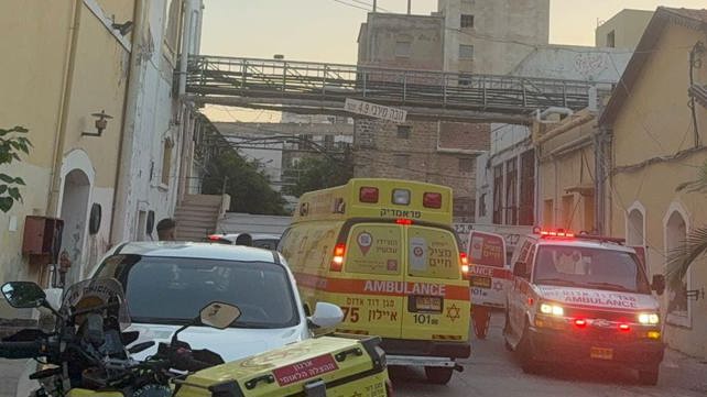 בניין בראשון לציון ממנו נפלו שתי נערות  