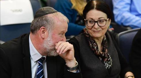 היועמ"ש לבג"ץ: אין מניעה משפטית להטיל את המנדט על נתניהו