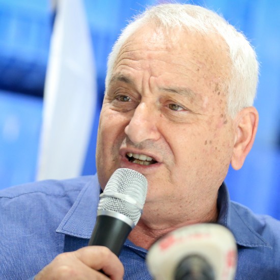 Alon Schuster: "Rezo para que todos los partidos del bloque pasen el umbral electoral"