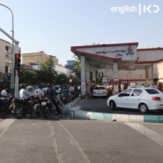 Line for fuel in Tehran
