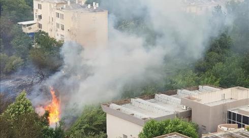 שריפה בקריית שמונה: דיירי הרחוב הסמוך פונו (1)