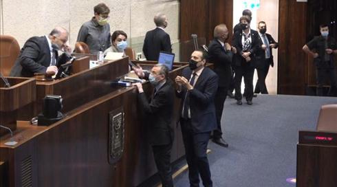 הייעוץ המשפטי של הכנסת: ביטול ההצבעה על הקמת ועדה בנושא הצוללות – תקין