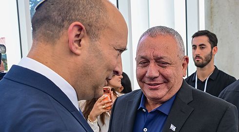 גדי איזנקוט ונפתלי בנט באוניברסיטת רייכמן, 01.07.26