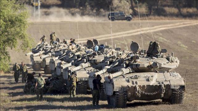 שיירת טנקים סמוך לגבול עזה במהלך מבצע "צוק איתן"