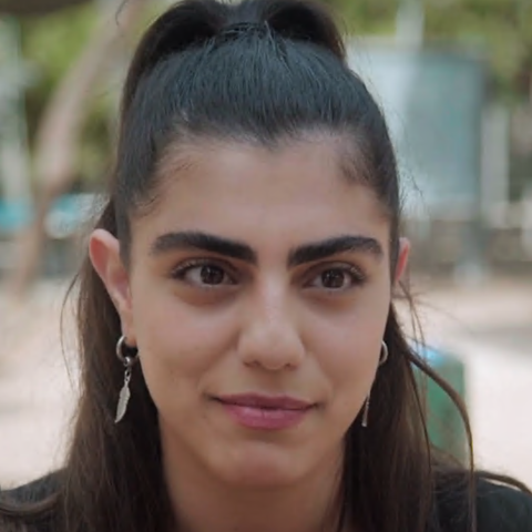 נועה אסטנג'לוב