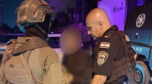 חולצה צעירה שנלקחה בכוח בידי משפחתה לאזור חברון