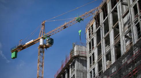 בזמן ששיעור האבטלה עולה: ליצמן מקדם הגדלה של מספר הפועלים הזרים בענף הבנייה