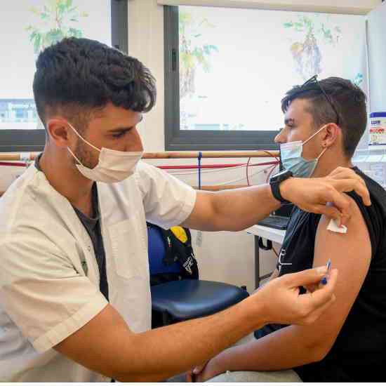 ¿Cómo afectan las mutaciones de coronavirus a Israel?