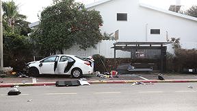 חשד פיגוע דריסה דקירה רעננה צילום גדעון מרקוביץ TPS