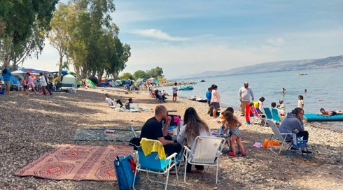 עומסים כבדים בחול המועד פסח: גן החיות בירושלים, רוב חופי הכינרת ושמורת עין אפק נסגרו למבקרים