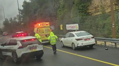 נהג שהסיע שב"חים נדרס בכביש 1; תושב בית שמש ירה בעצמו לאחר שאיים על שכנו