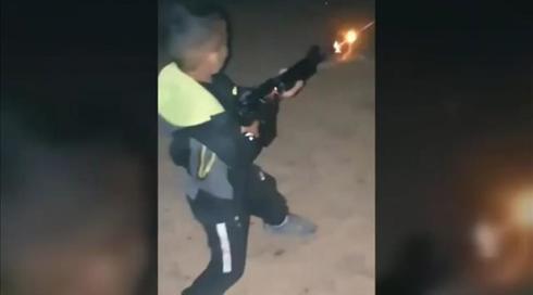 סער מתחייב לקדם חוק לעונשי מינימום למחזיקים בנשק