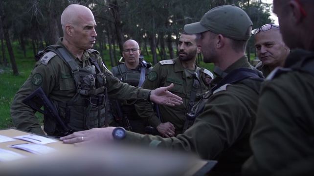 מפקד פיקוד הצפון אלוף אורי גורדין בביקור באימון של חטיבה 188