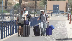 16 אלף שקל מלרנקה: מי מוכר כרטיסי הפלגות ארצה במחיר מופקע?