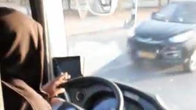 נהג הסעות מתפרע
