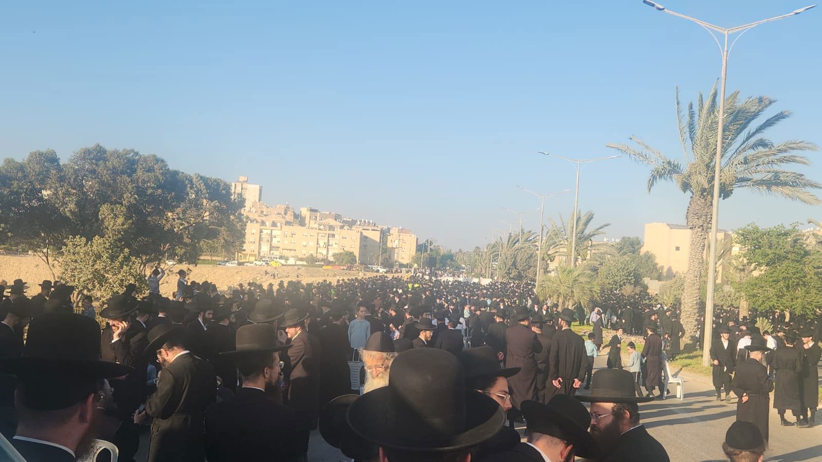 הפגנת חסידות גור בערד
