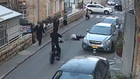 איש לא עוזר