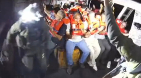 מעצר בלב ים: לוחמי השייטת בלמו את ספינת המחאה בדרכה לעזה