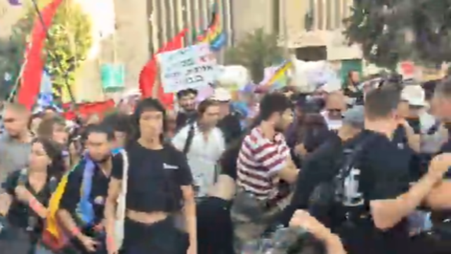 עימותים אלימים במצעד הגאווה בירושלים