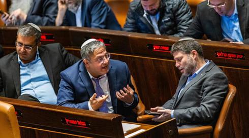 אחרי פרישת החרדים מהממשלה: הקרב על התיקים החל