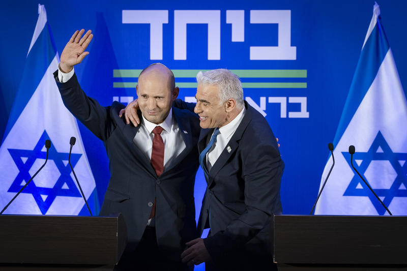 יאיר לפיד ונפתלי בנט בהצהרה על האיחוד, 26 באפריל 2026
