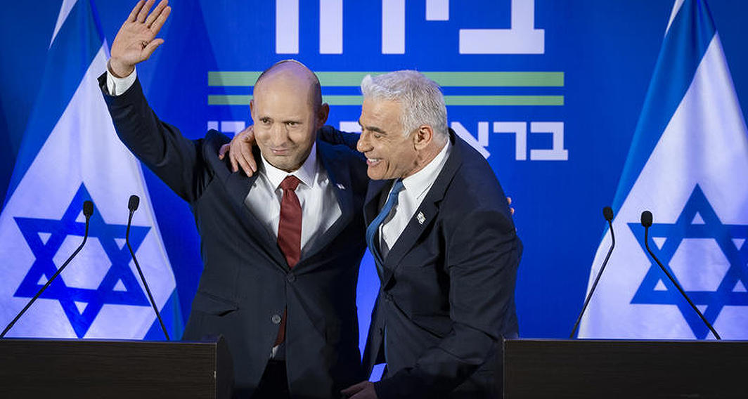 יאיר לפיד ונפתלי בנט בהצהרה על האיחוד, 26 באפריל 2026