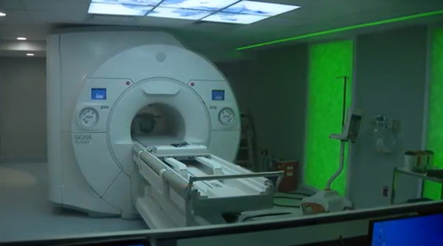 גבר נשאב לתוך מכונת MRI - ומת: האם יש חשש להשתמש במכשיר?