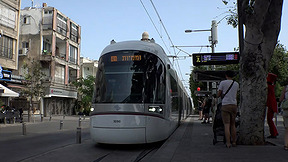 שנה לרכבת הקלה: האם הציבור מרוצה - ומתי יחלו לפעול יתר הקווים?