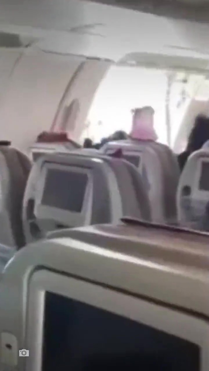 אדם נעצר בקוריאה הדרומית בחשד שפתח דלת מטוס