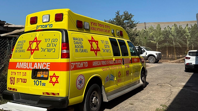 אמבולנס מד"א בזירה