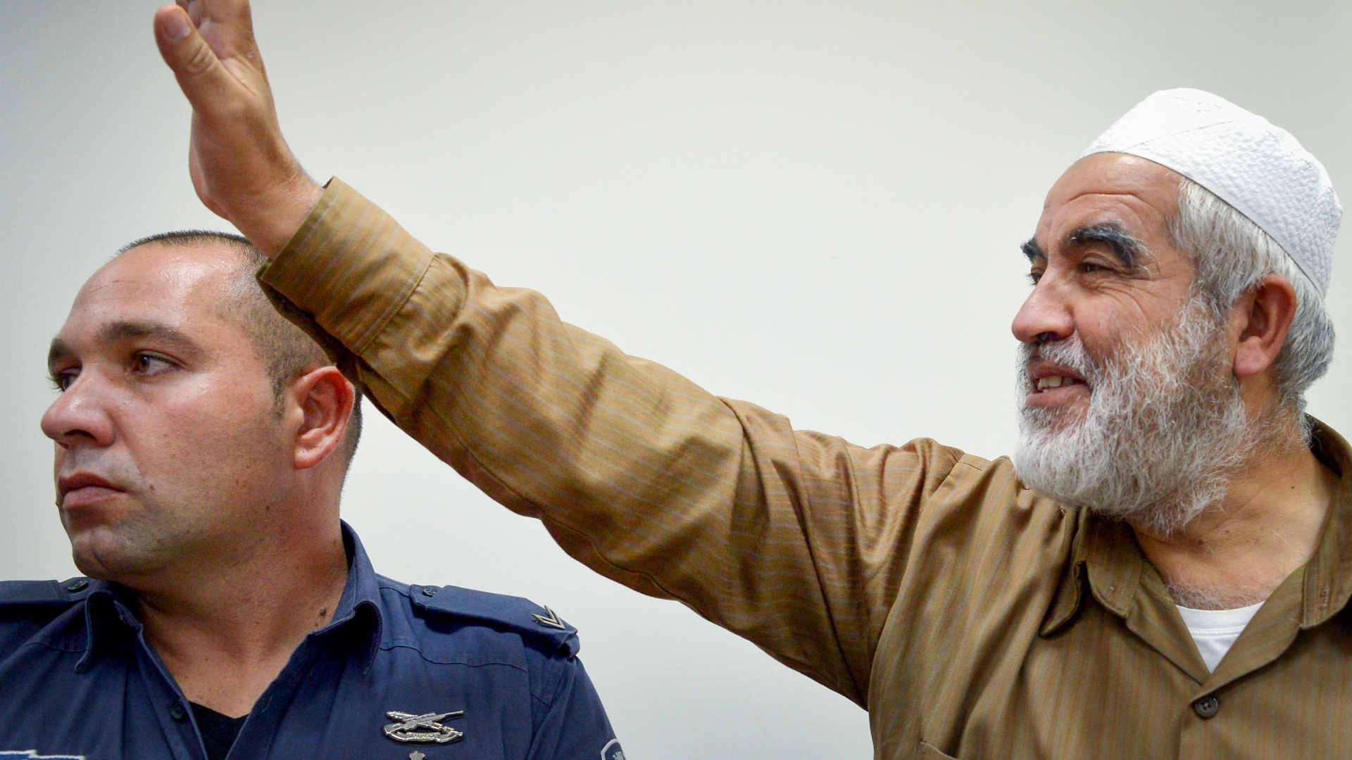 שייח ראאד סלאח בבית המשפט בהארכת מעצרו